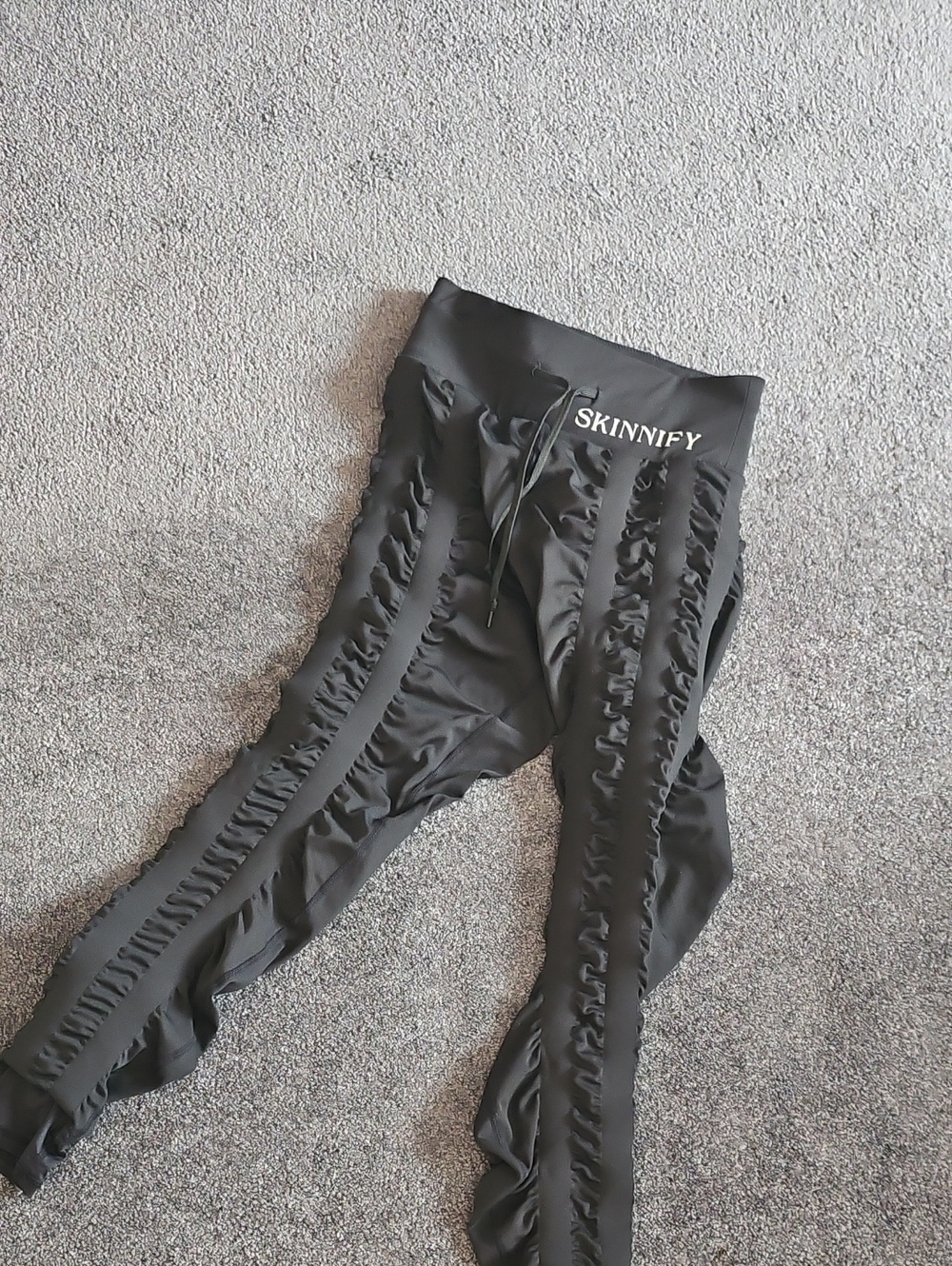Skinnify Resistant Band Leggings